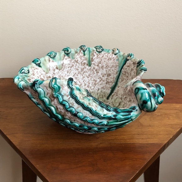 Other - 🎉BOGO (of equal or lesser value) Vintage handmade ceramic shell
